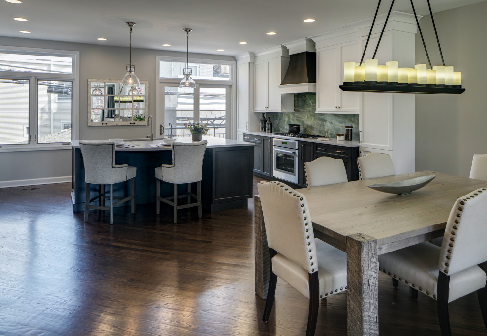 Transitional kitchen photo in Chicago