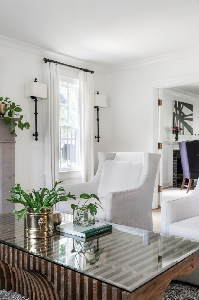 Transitional home design photo in Indianapolis