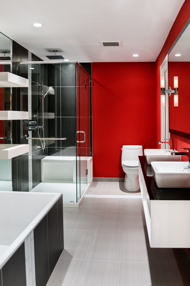 Design ideas for a modern bathroom in Vancouver.