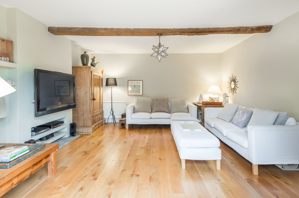 Photo of a modern living room in Buckinghamshire.