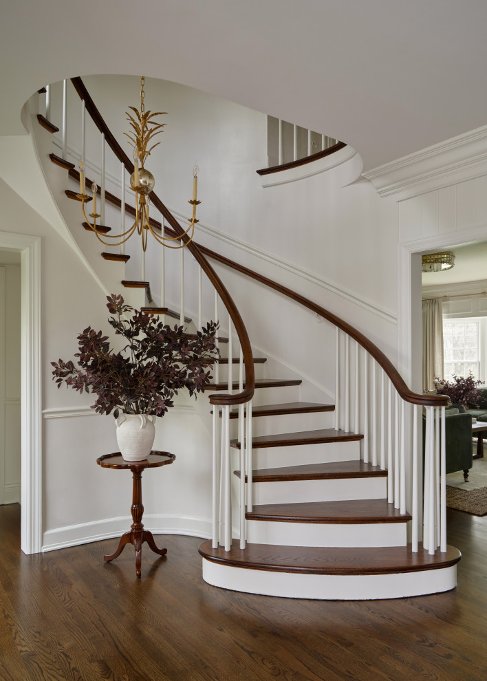 Staircase - traditional staircase idea in Chicago