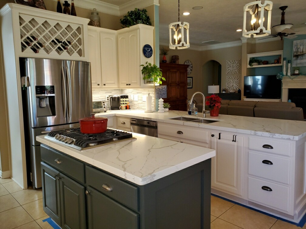 This is an example of a modern kitchen in Houston.