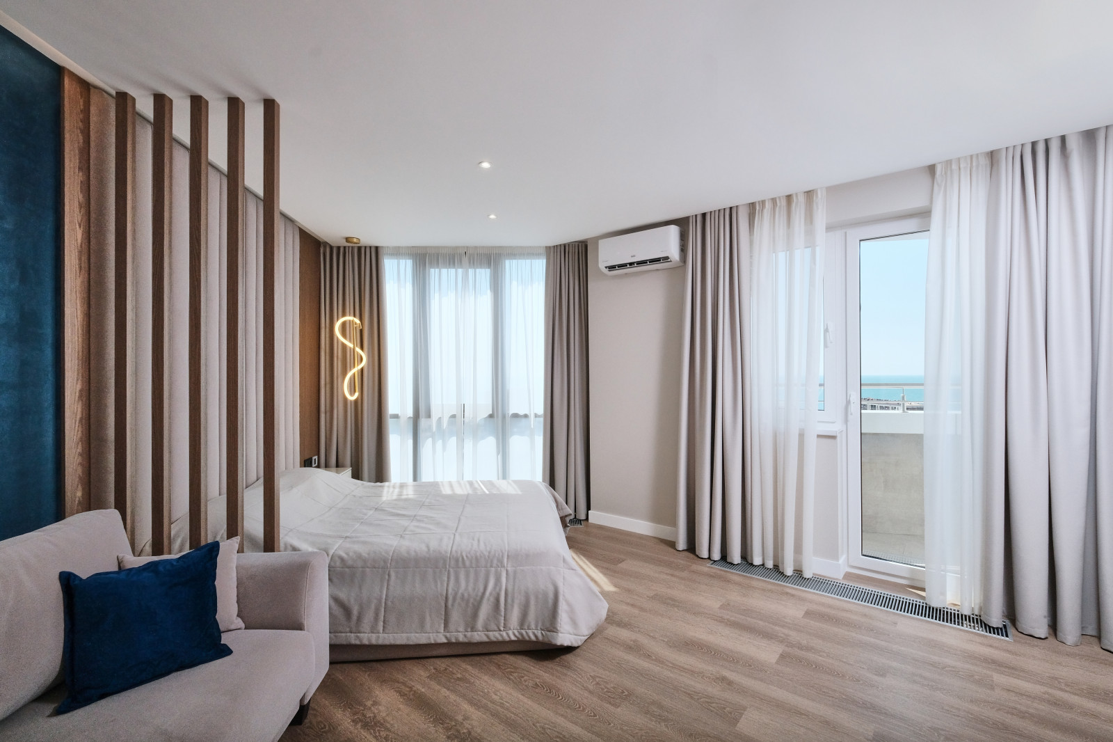 Квартира с акцентами синего ЖК  Морская Симфония