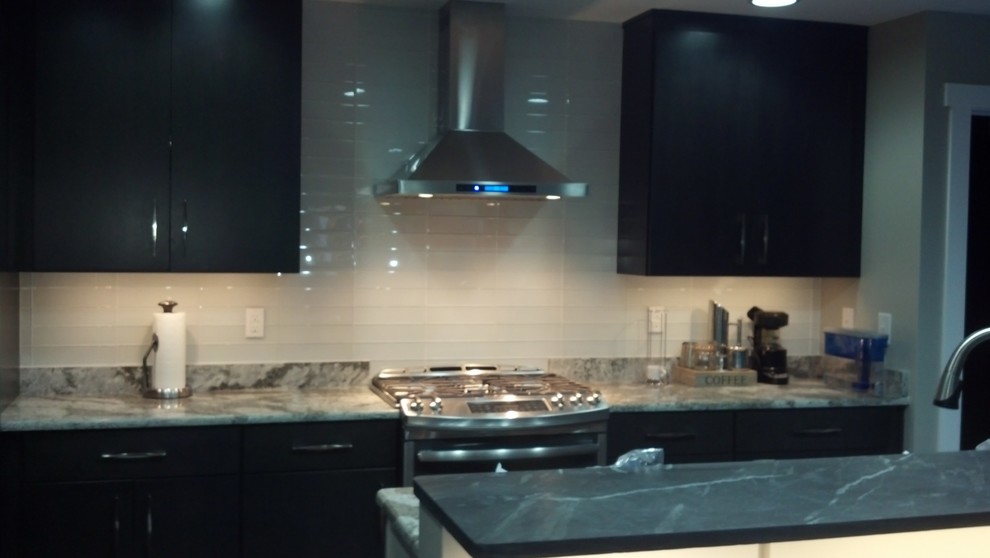 Kitchen - transitional kitchen idea