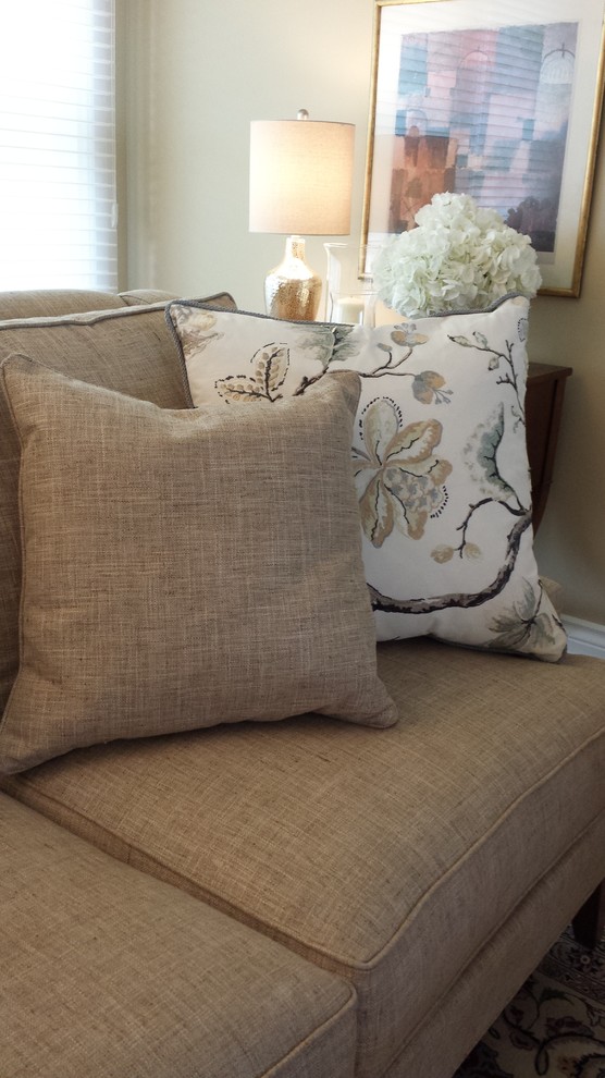 Inspiration for a transitional home design remodel in Toronto