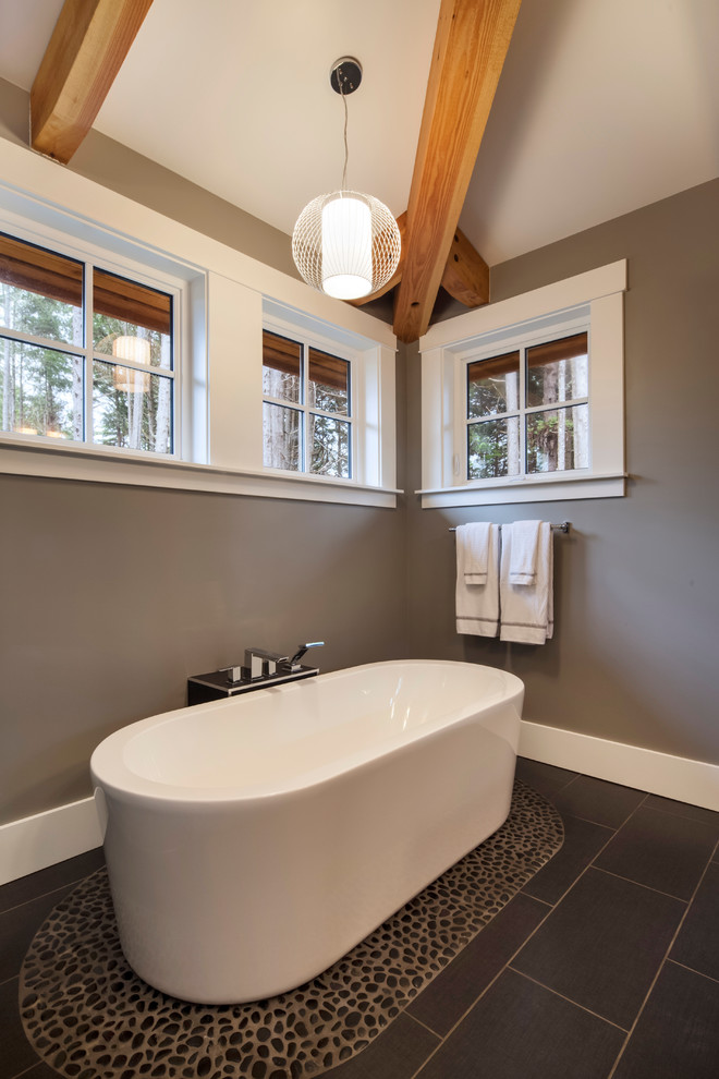 Photo of a transitional bathroom in Vancouver.