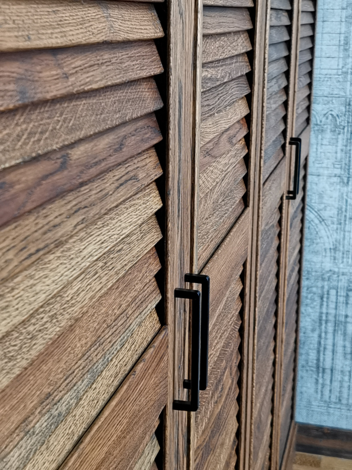 Гардероб из дуба тонированный маслом