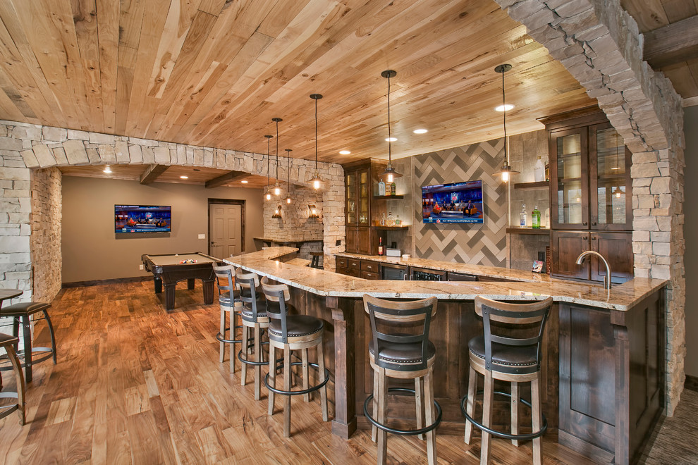 Inspiration for a transitional home design remodel in Minneapolis