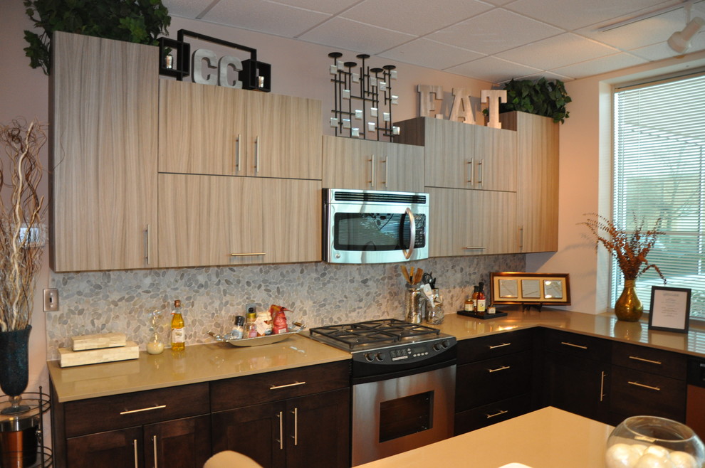 Transitional kitchen photo in Seattle