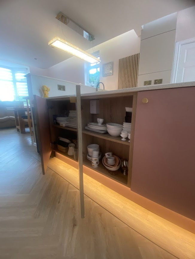 The Burbage Kitchen - Sodermalm - RRP £16,000 - Luxe Price £13,500