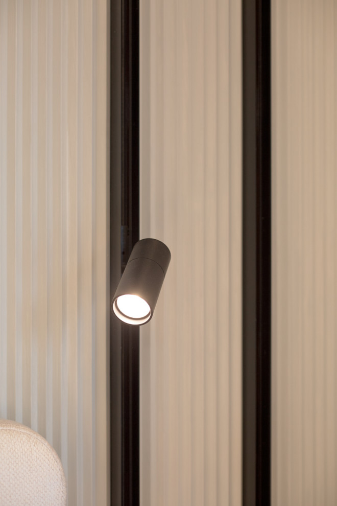 Slim Magnetic R01 Трековый поворотный светильник 6W 3000K черный 85011/01