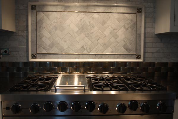 Example of a transitional kitchen design in Chicago