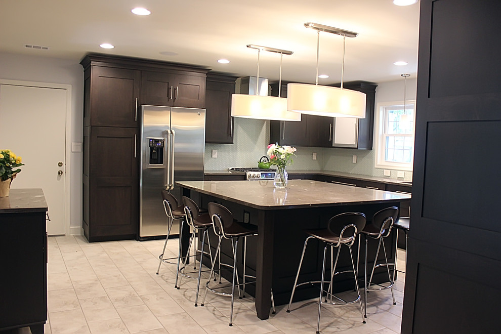 Design ideas for a modern kitchen in DC Metro with stainless steel appliances.