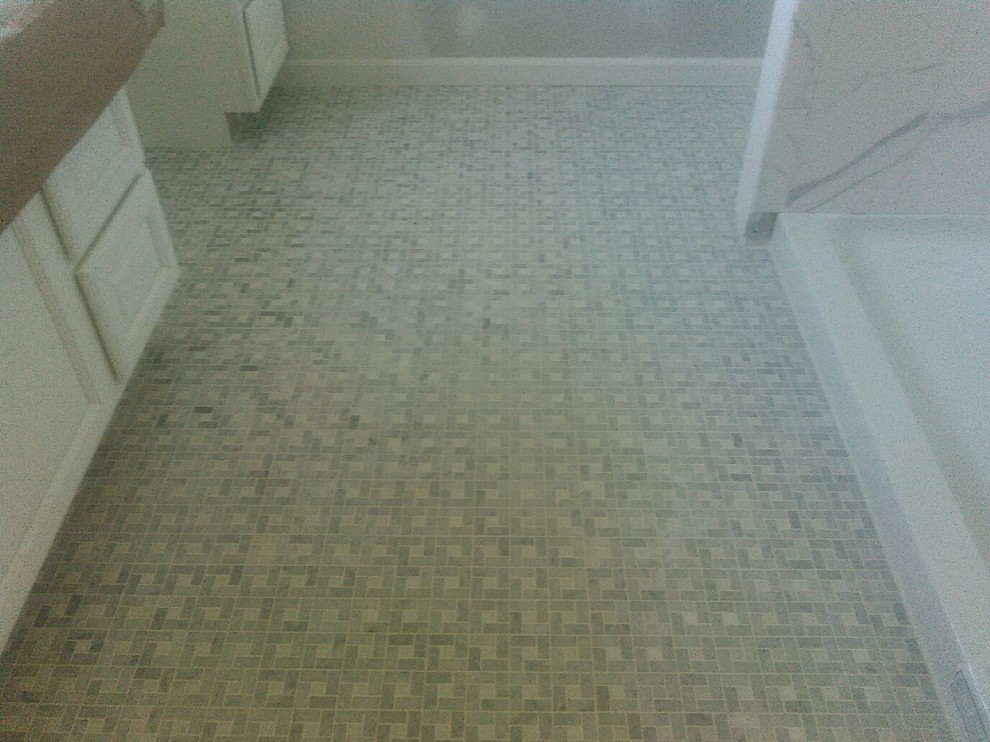 Bathroom - transitional bathroom idea