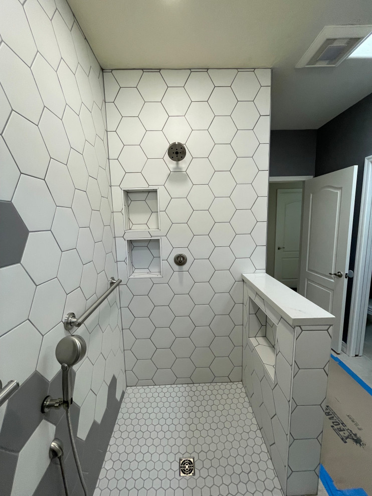 Bathroom - bathroom idea in Phoenix