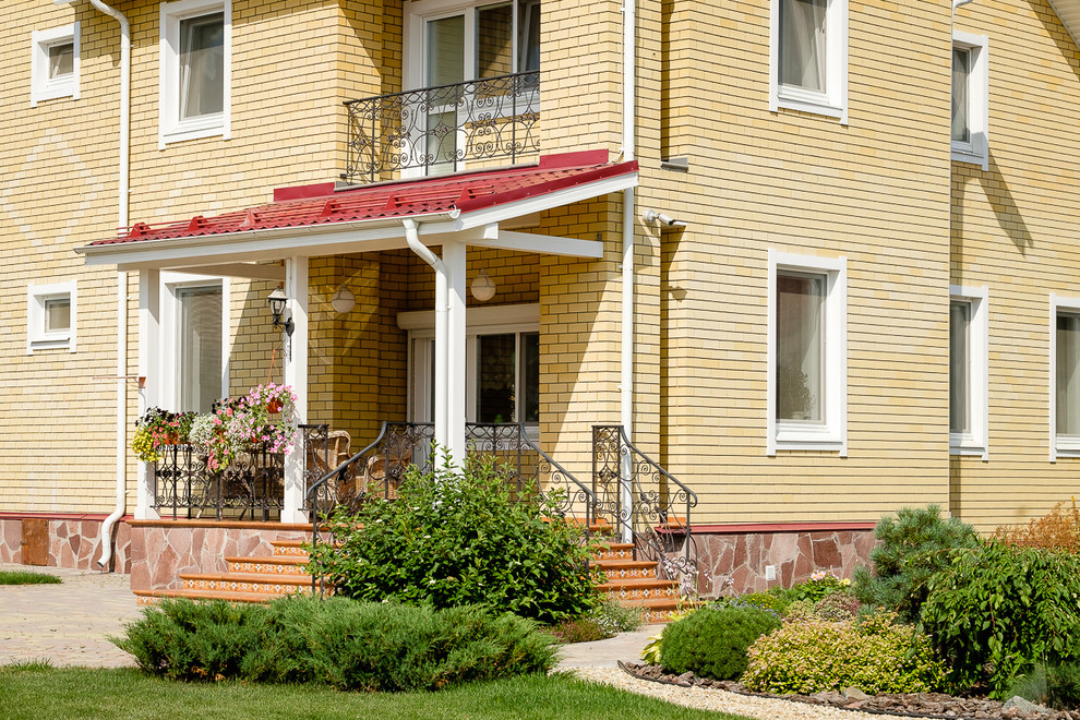 Сад с зеленой крышей