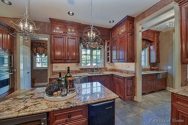Inspiration for a transitional kitchen remodel in Chicago