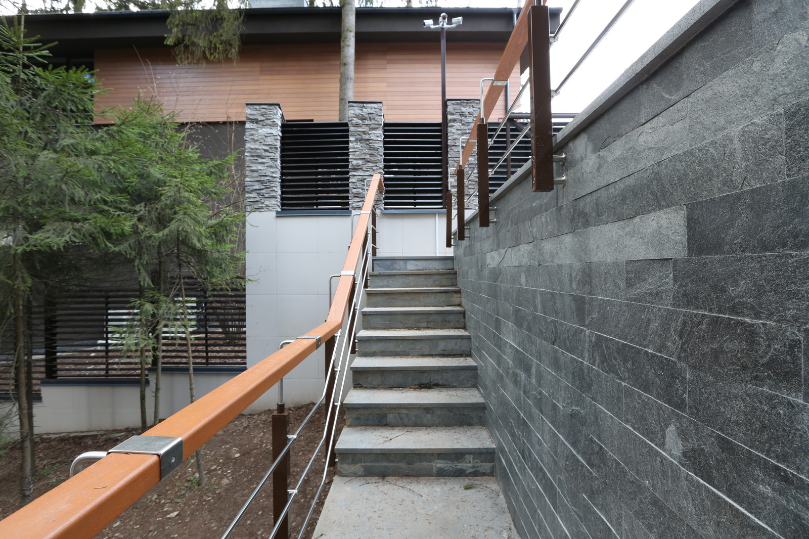 Дом 19 Полянка/ улица