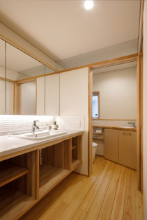 和モダンなおしゃれなトイレ 洗面所 白いタイル の画像 75選 22年3月 Houzz ハウズ