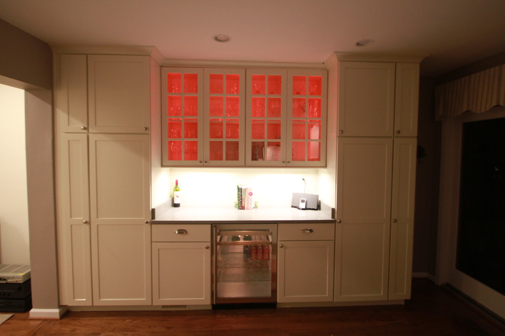 Example of a transitional kitchen design in DC Metro