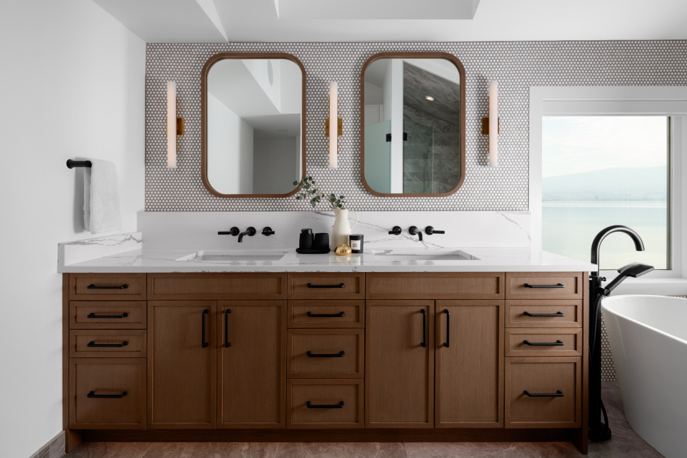 Contemporary Lakeside Luxury