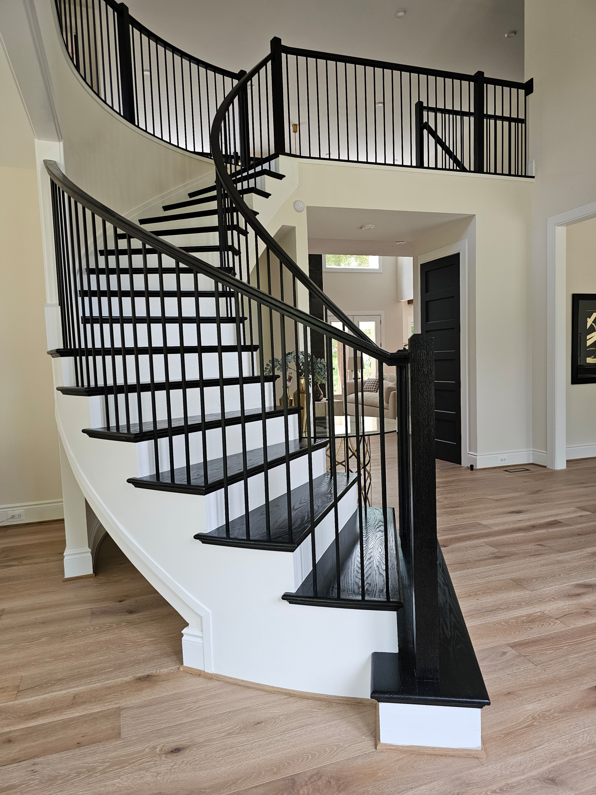Elegant Curve Elevates Modern Design, Mclean, VA 22101