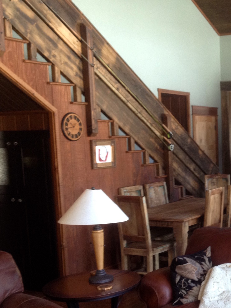 Mid-sized mountain style wooden straight wood railing staircase photo with wooden risers