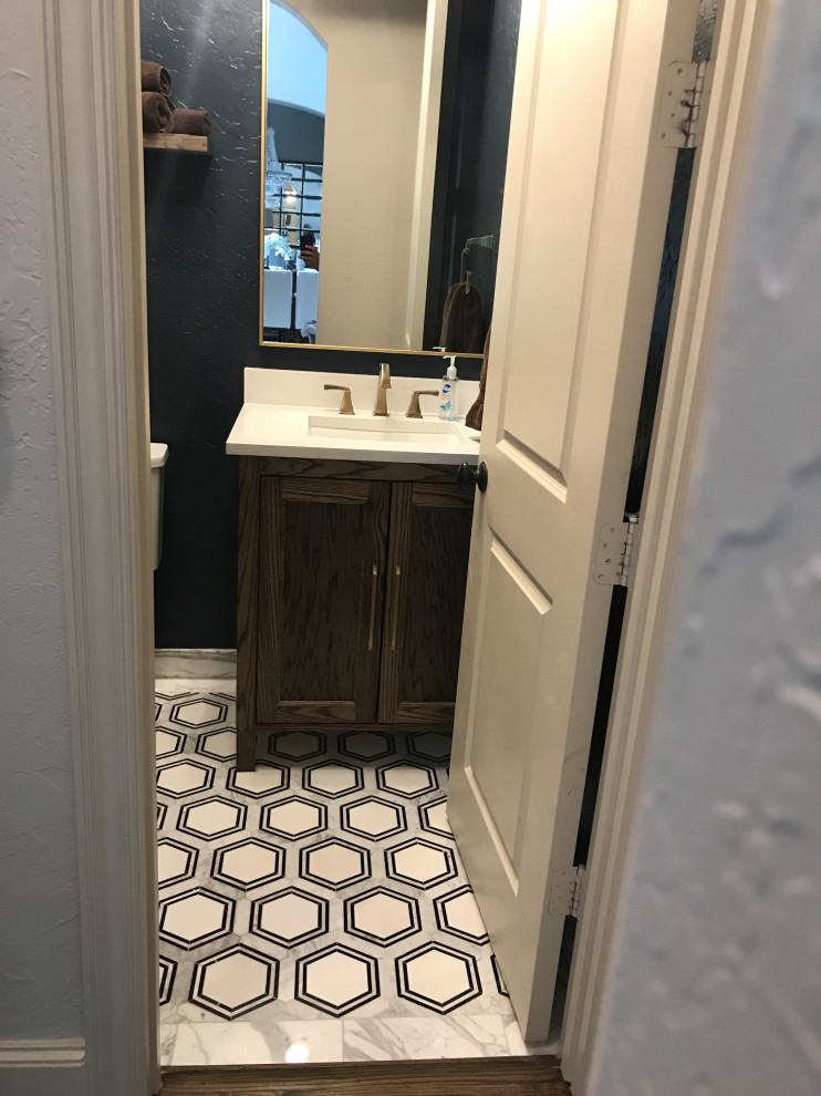 Bathroom - transitional bathroom idea in Dallas
