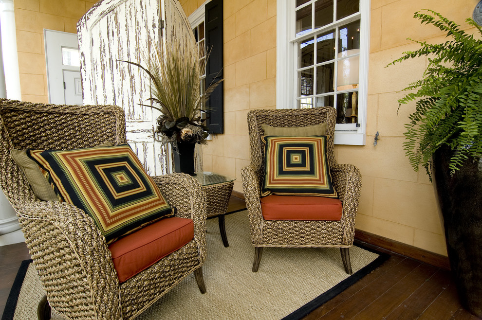 Design ideas for a traditional verandah in Charleston.