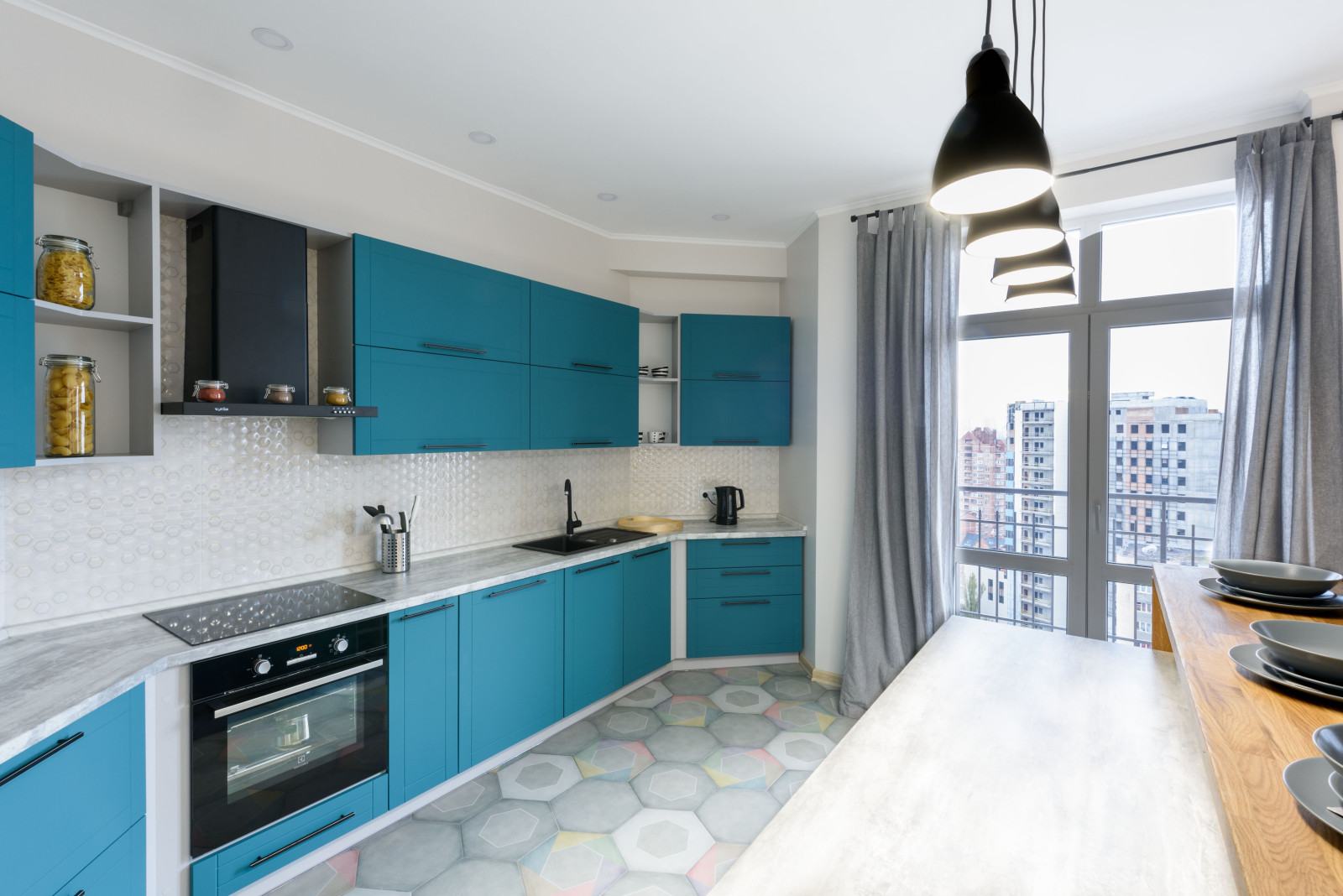 Простор и свет:  четырехкомнатная квартира (186.00m²) на 18 этаже