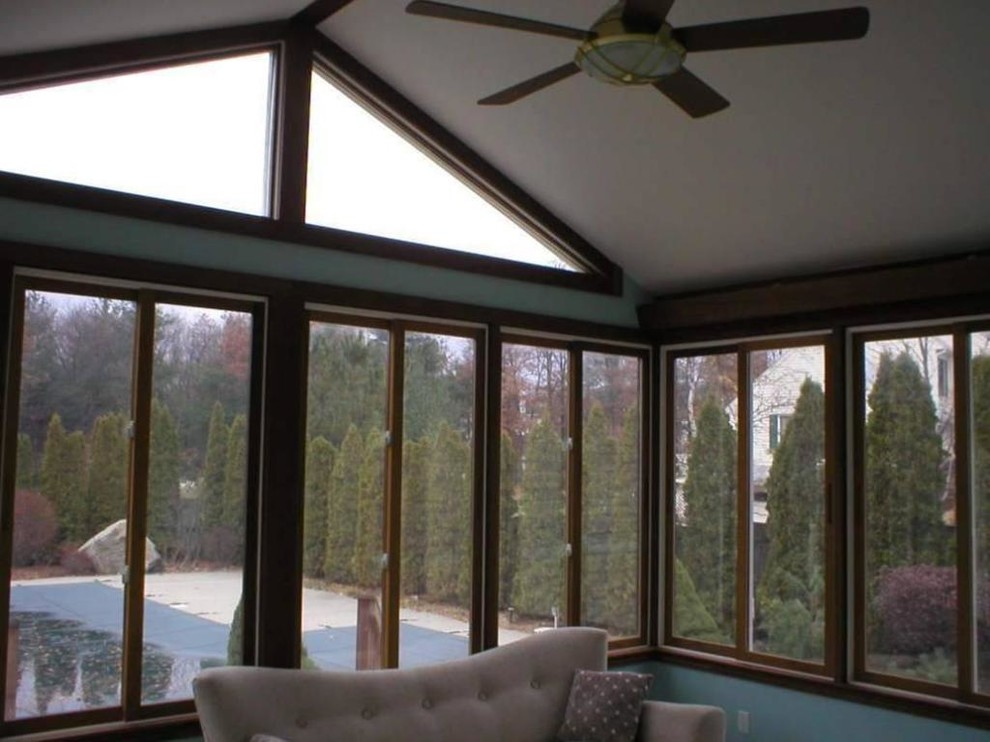 Example of an eclectic home design design in Boston