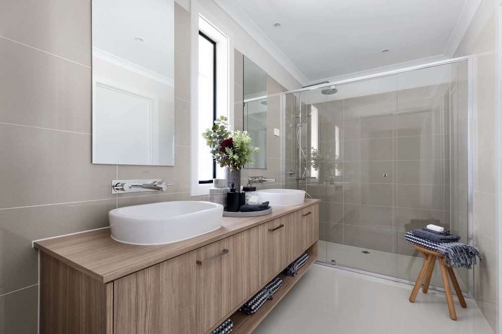 Design ideas for a midcentury bathroom in Melbourne.
