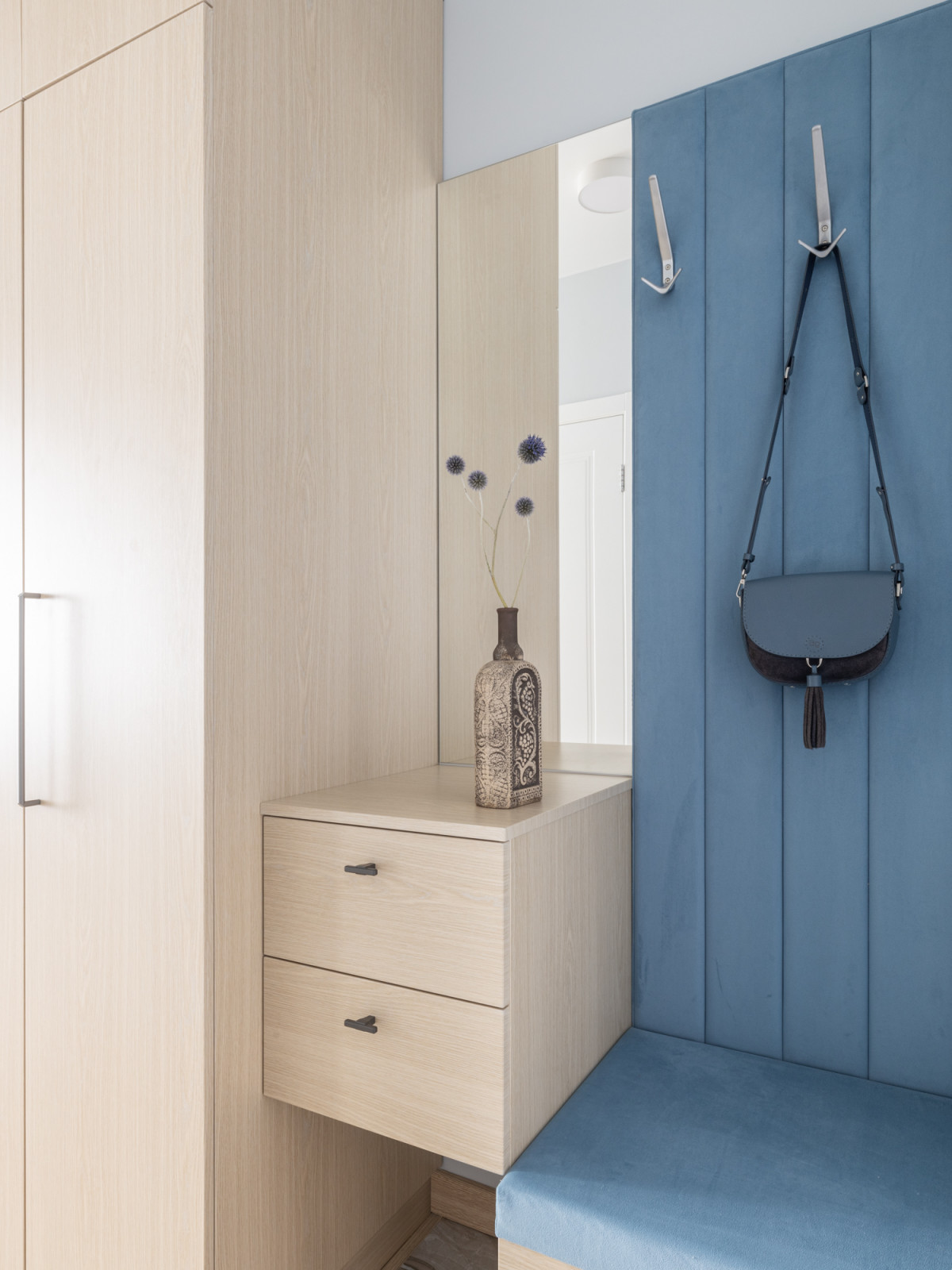 Цветы, цветы... и еще немного цветов.