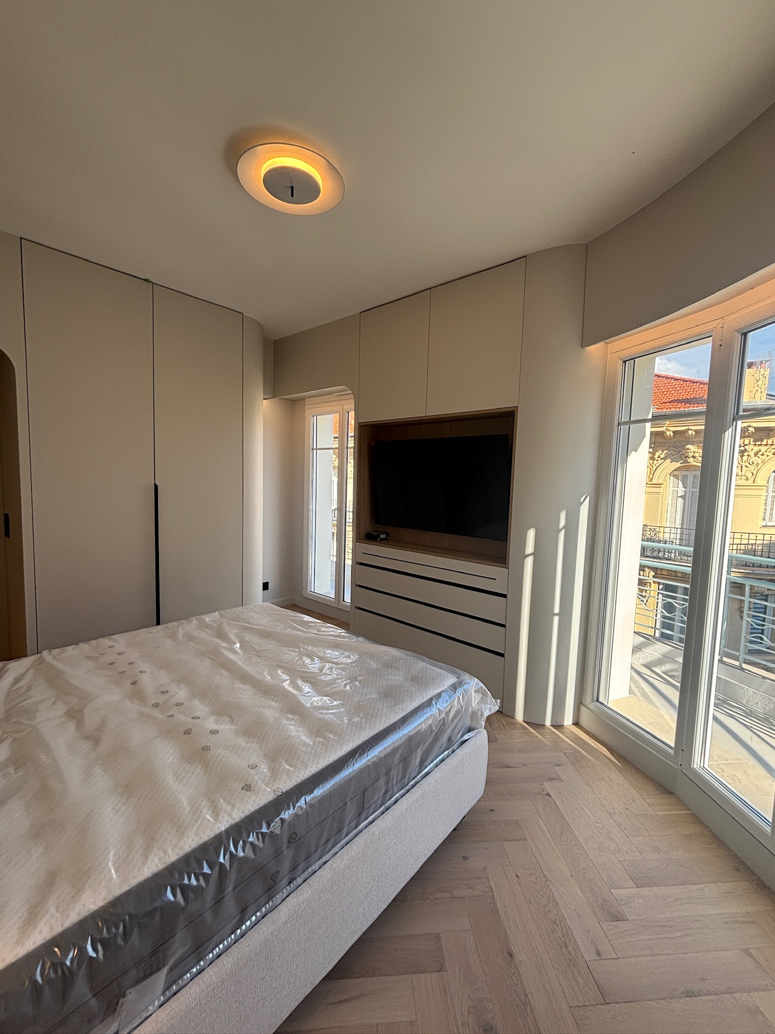 L’union parfaite : deux appartements transformés en un duplex unique