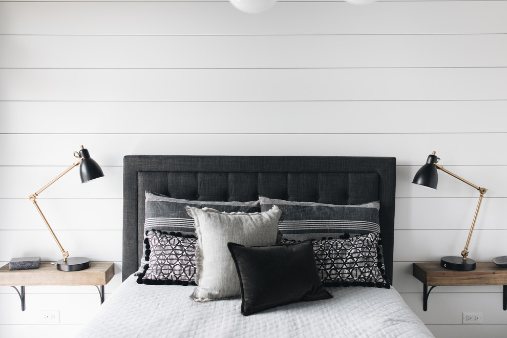 Inspiration for a transitional bedroom remodel in Chicago