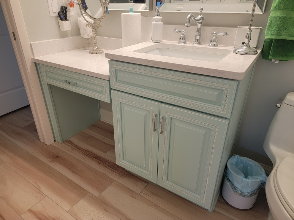 Yorktowne Kitchen / Designers Choice Bathrooms Palm Coast, FL