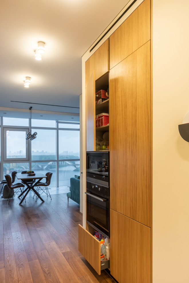 Кухня комбинированная со шпоном