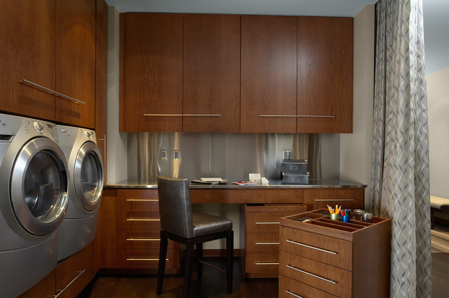 Riverfront Condo modern-arbeitszimmer