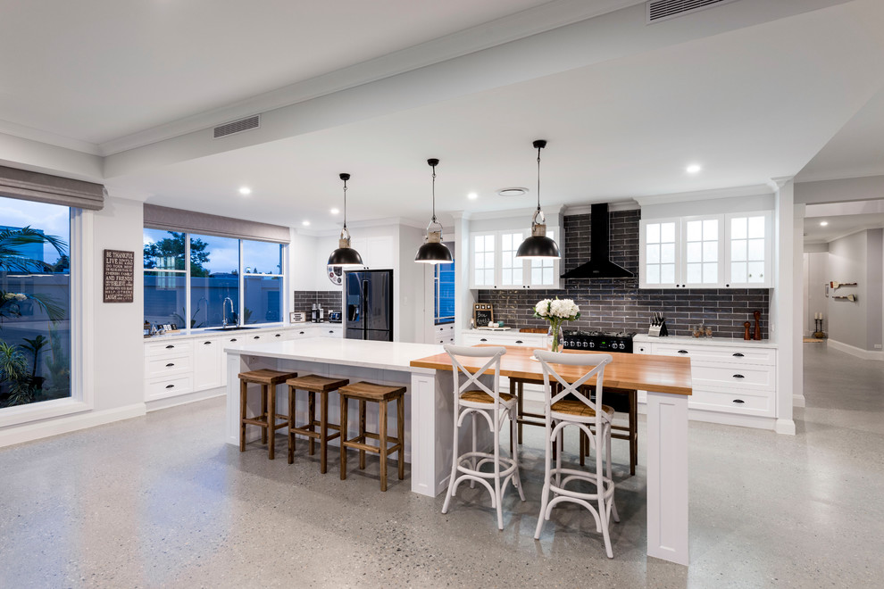Design ideas for a beach style kitchen in Gold Coast - Tweed.