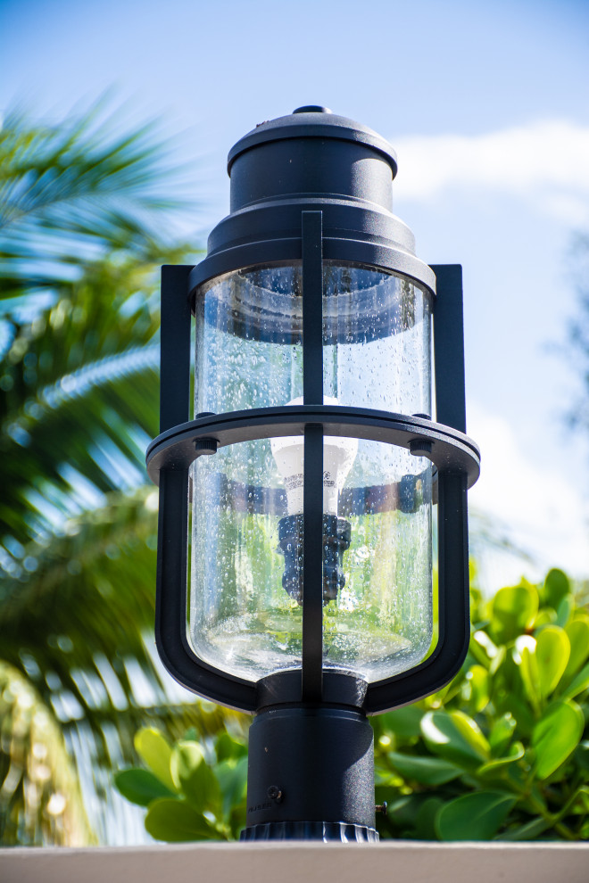 Inspiration for a transitional home design remodel in Miami