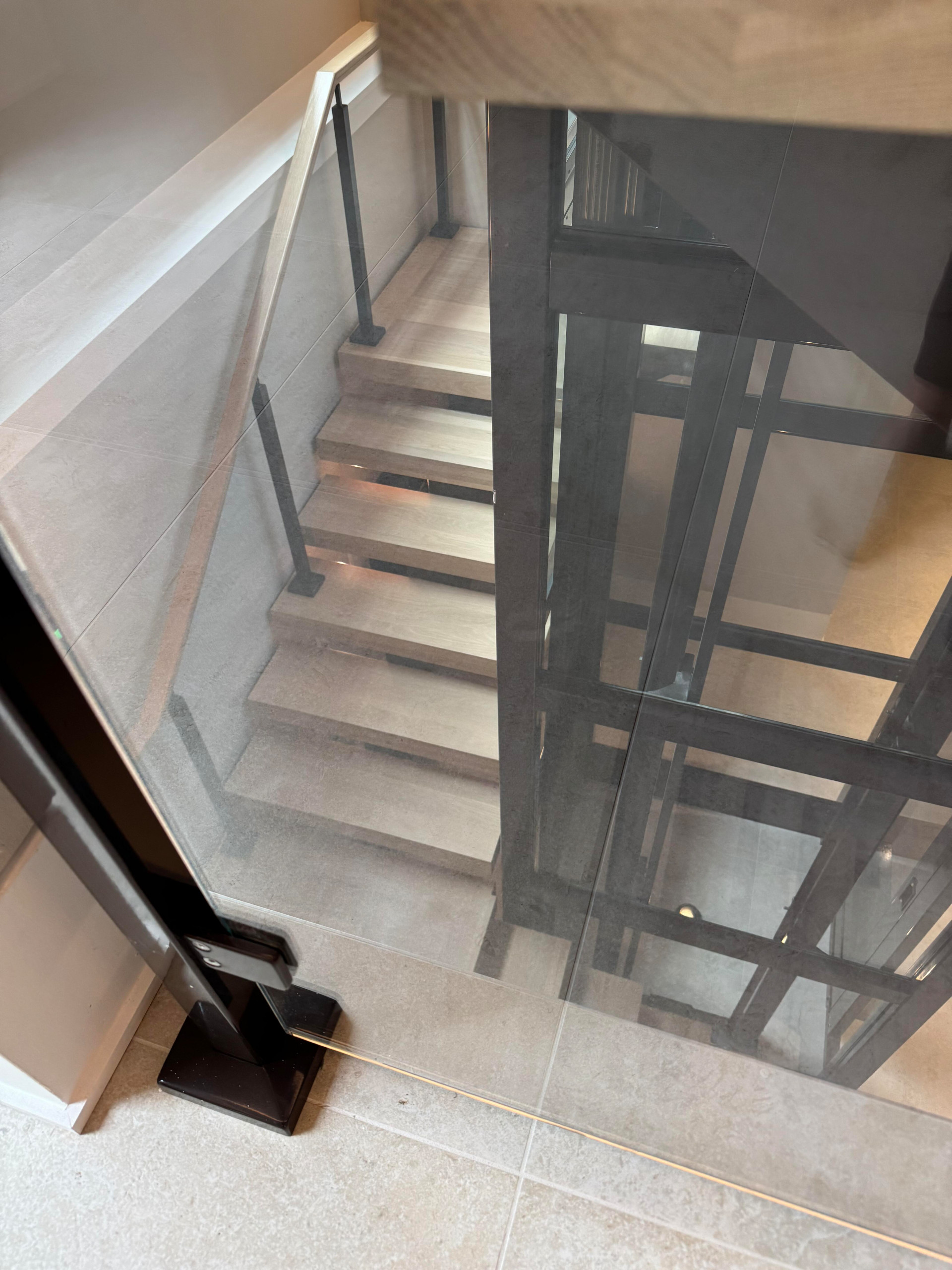 136_Modern Mono-Beam Encircling Glass Elevator, Bethesda, MD 20814