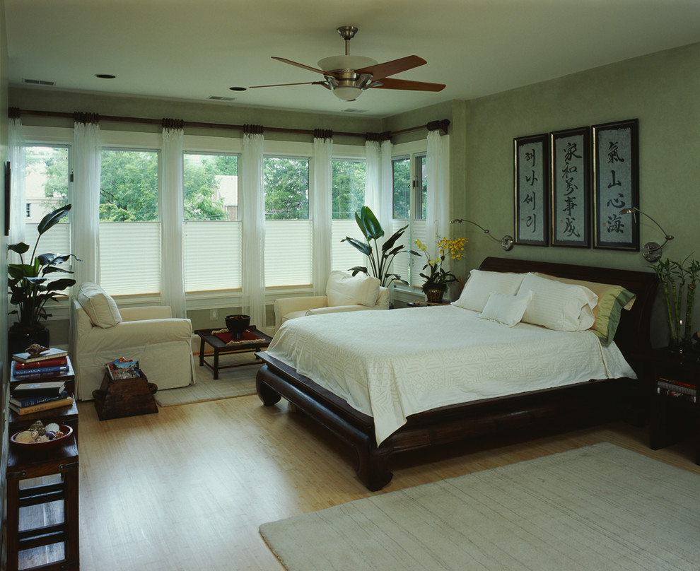 Arts and crafts home design photo in DC Metro