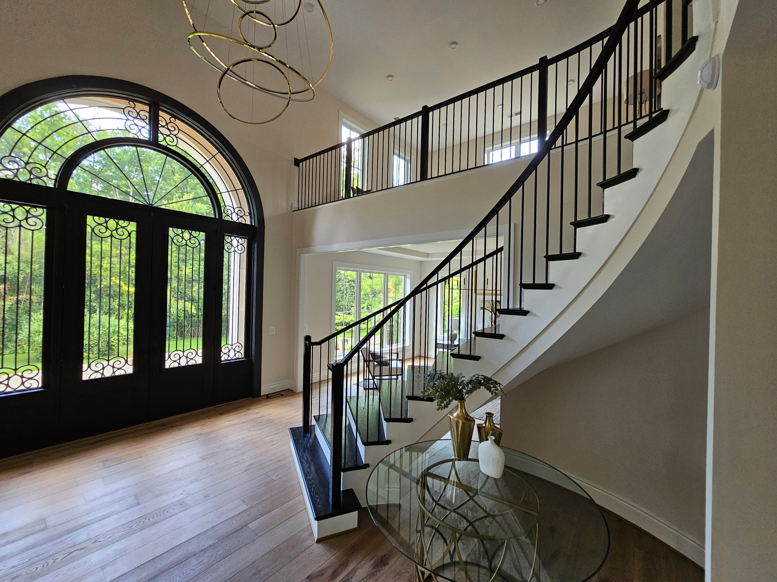 Elegant Curve Elevates Modern Design, Mclean, VA 22101