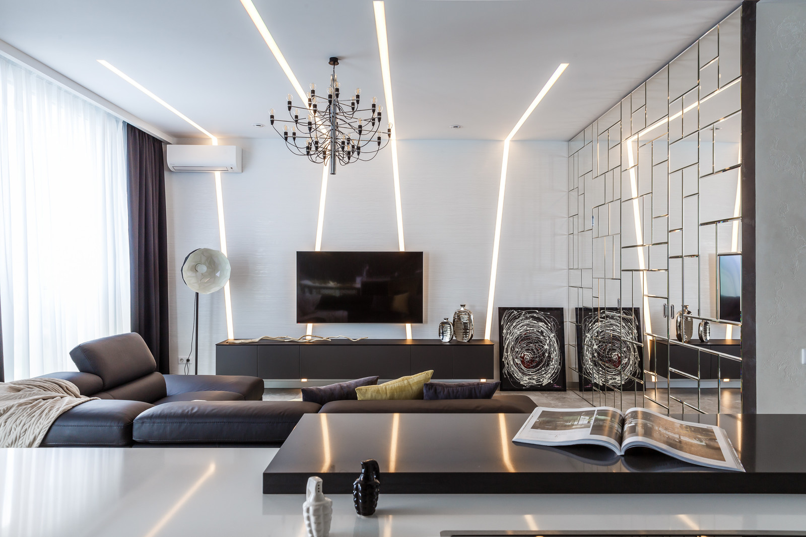 Фото гостиной реализованного проекта квартиры ЖК "Адмирал".