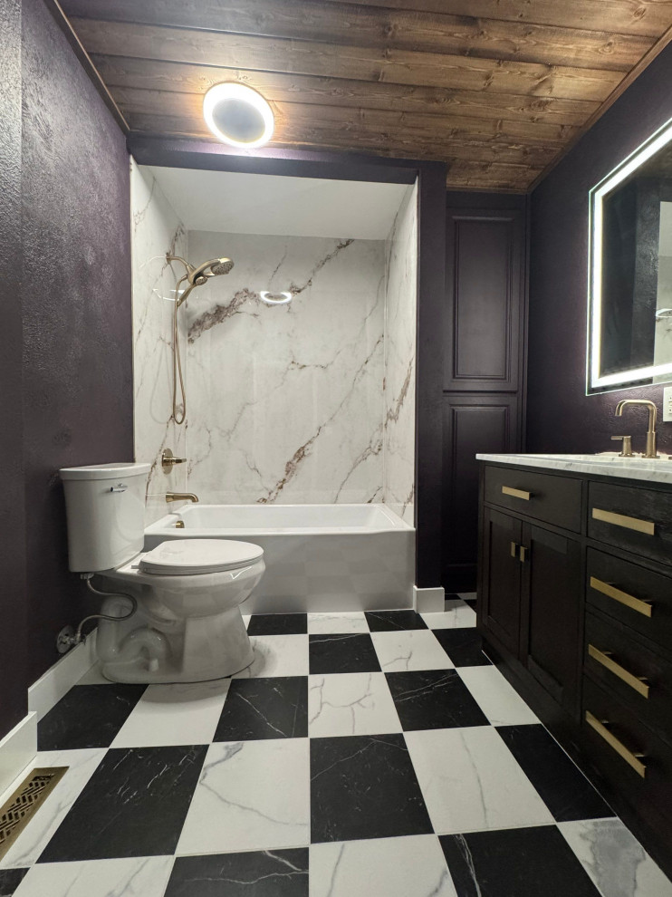 A Moody, Low-Maintenance Bathroom
