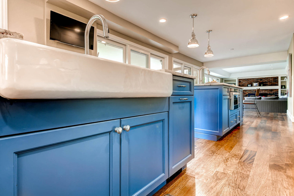 Kitchen - transitional kitchen idea in Denver
