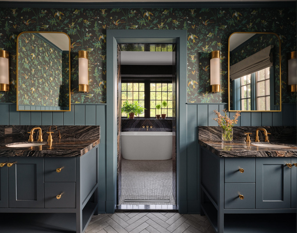 Transitional bathroom photo in Ottawa