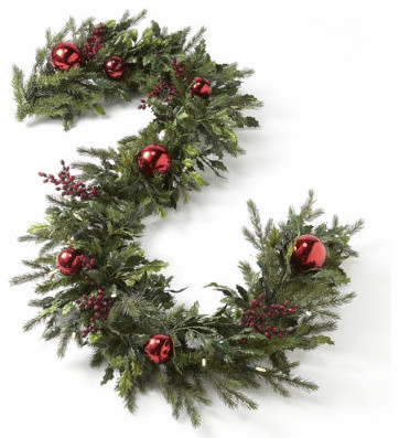 Battery-Operated Holly And Berry Christmas Garland