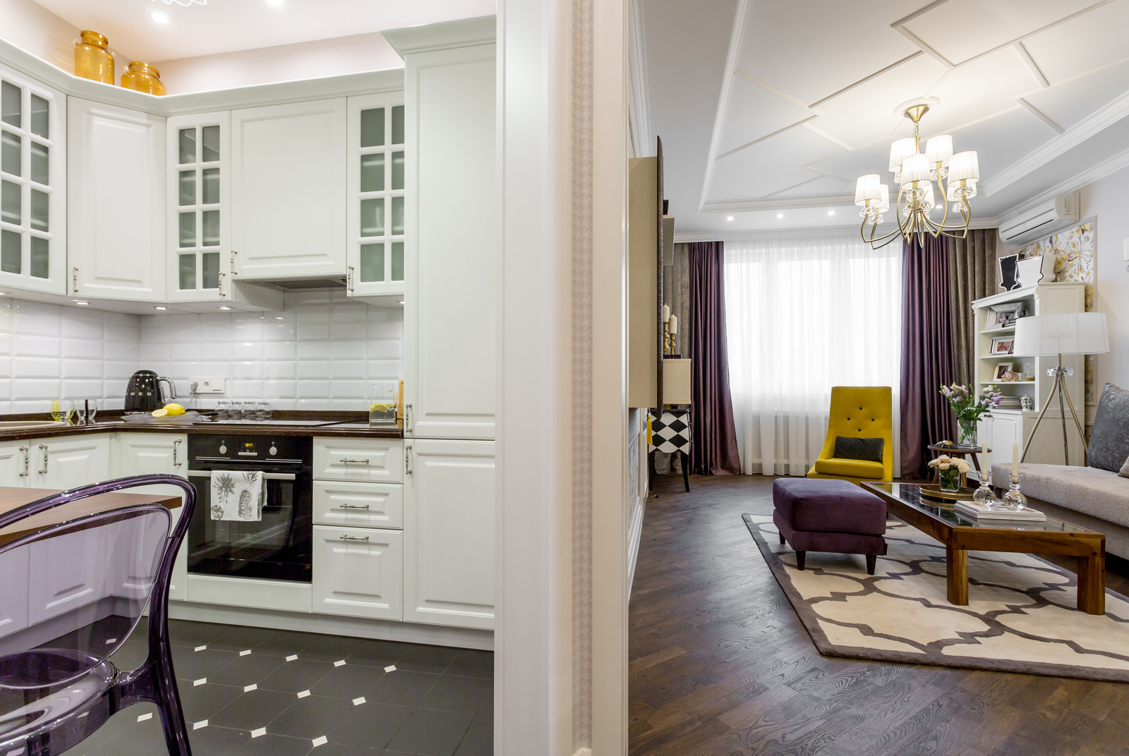 Белое, черное и яркие тона - реализованный проект квартиры в Москве.