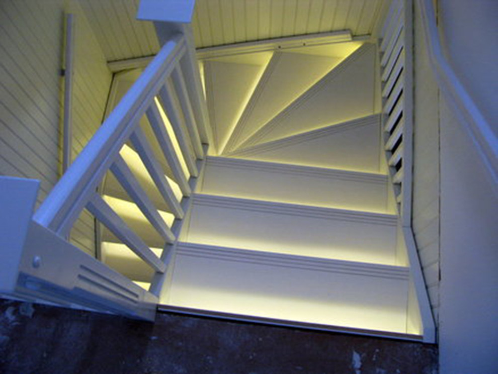 Inspiration for a mid-sized contemporary staircase in Seattle.